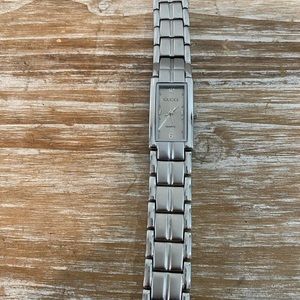 Woman’s Gucci Stanless stell watch
